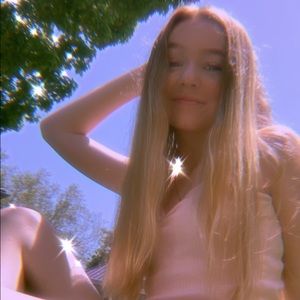 Meet your Posher, Ava